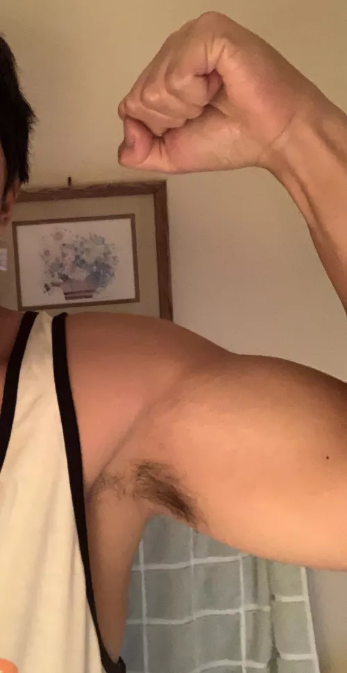 No super hairy but my frat bro likes the smell 💪🏻😈😜