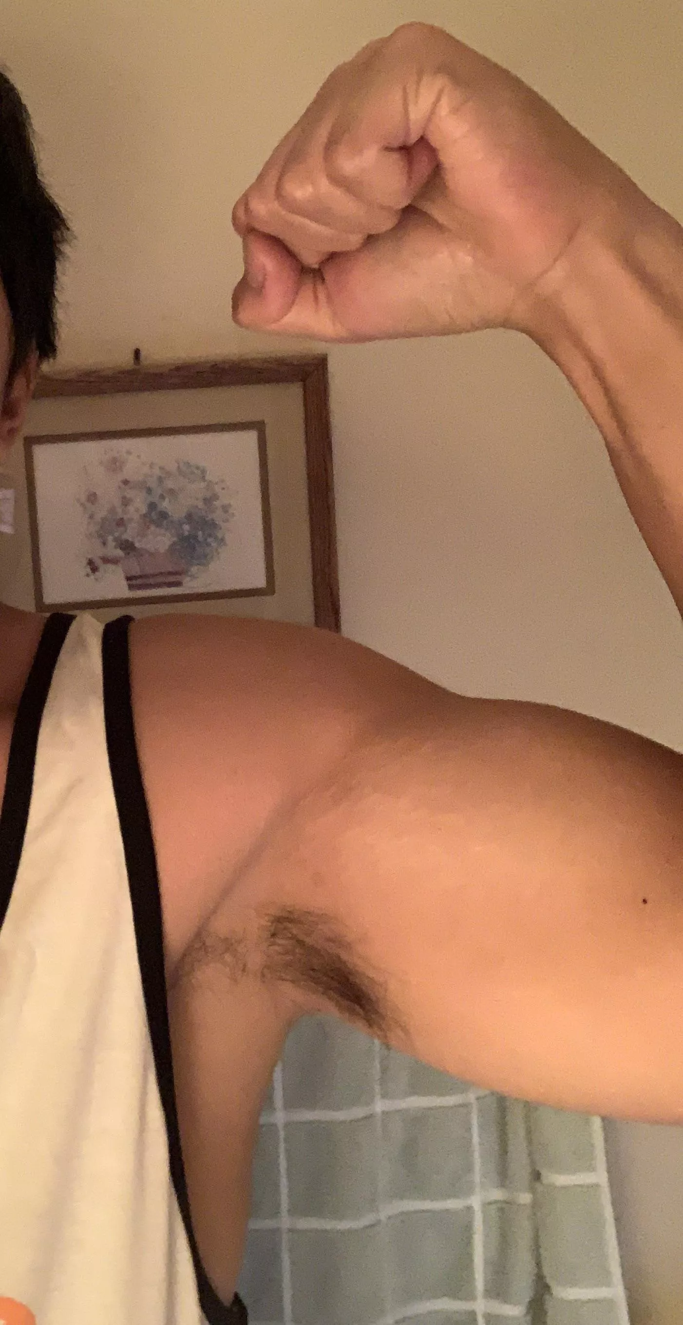 No super hairy but my frat bro likes the smell 💪🏻😈😜