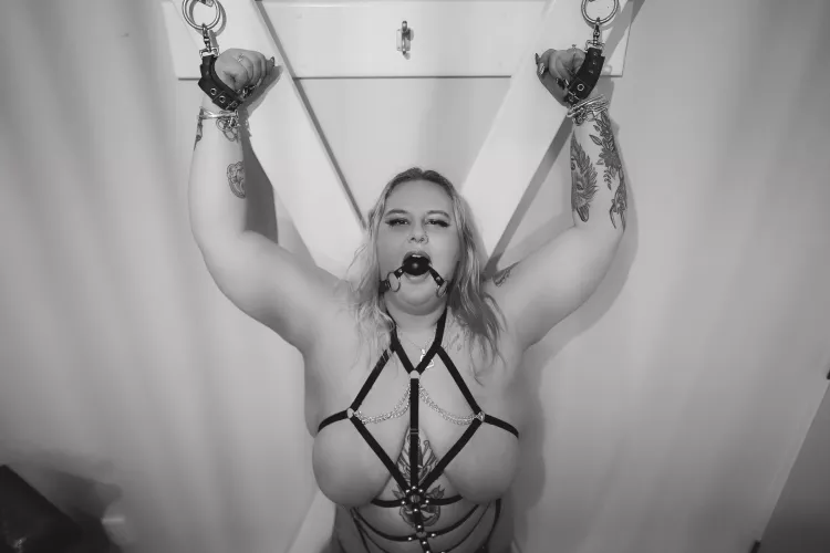 NSFW would you play with me?