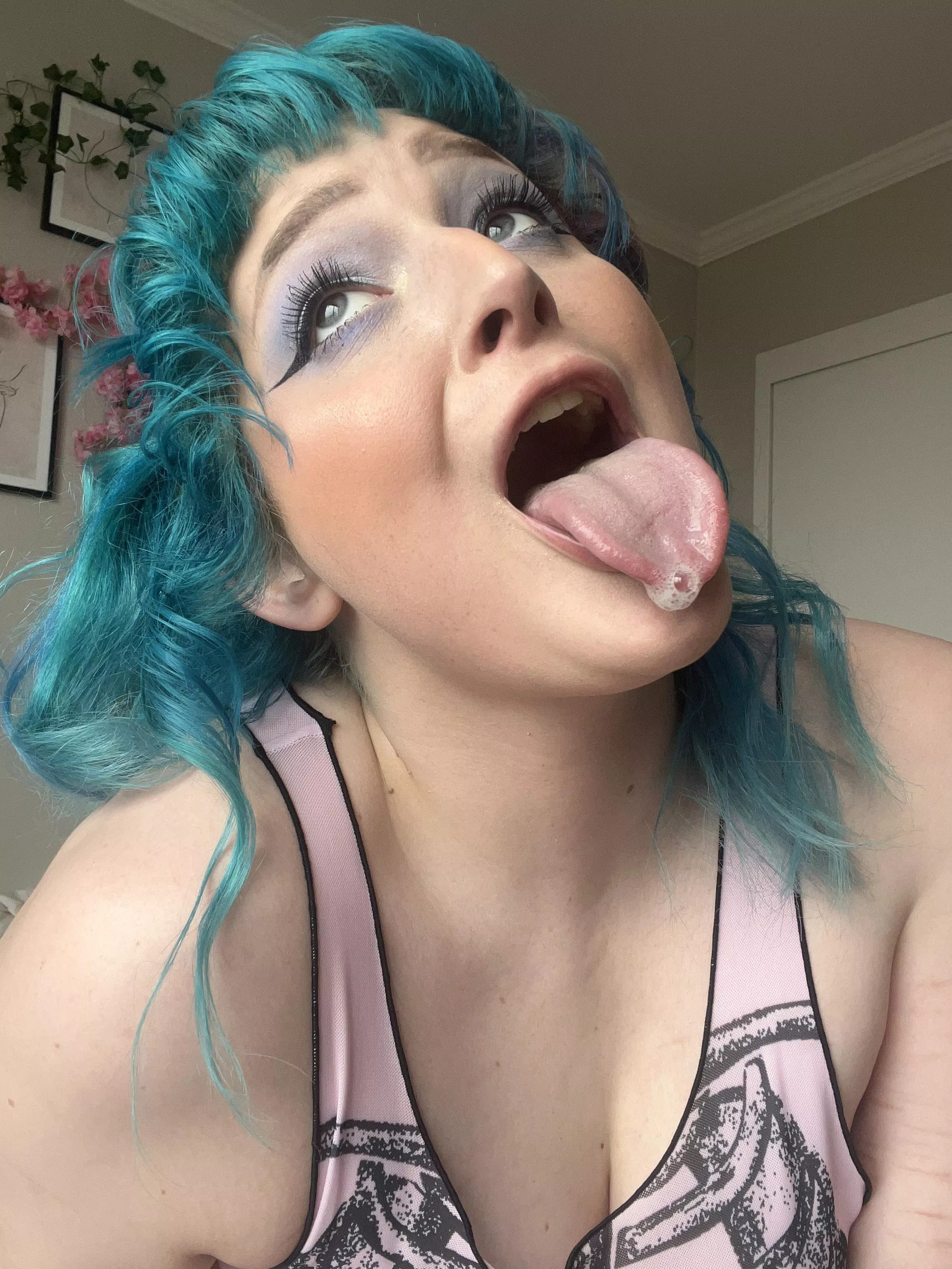 On the tip of my tongue [oc]