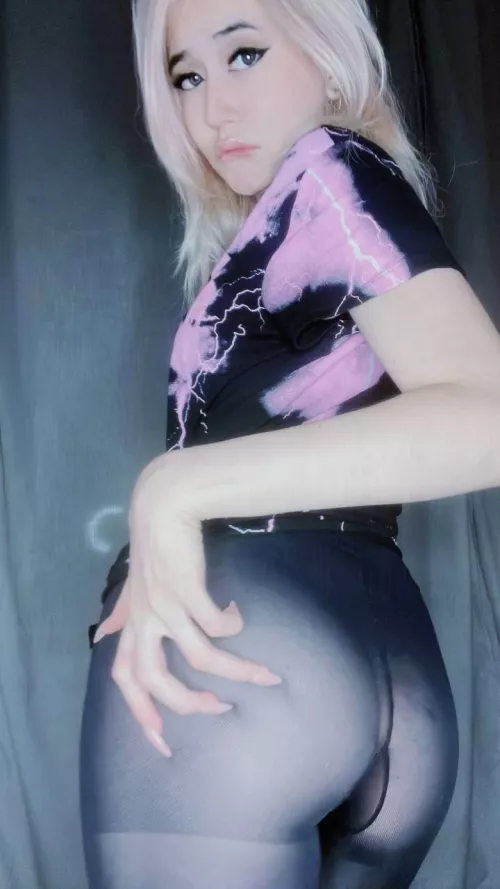 Pull the thong to one side and fill me up