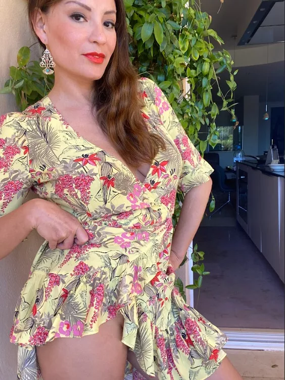 See this kitchen? This is where it's gonna happen. 🥰 (37F)