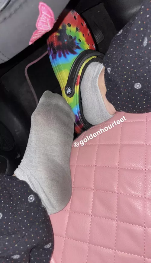 Selling these crocs & socks together, dm to claim this bundle💘 [usa only]