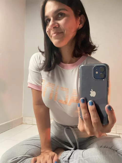 Sometimes I cut off my head when taking a selfie hope you don't mind