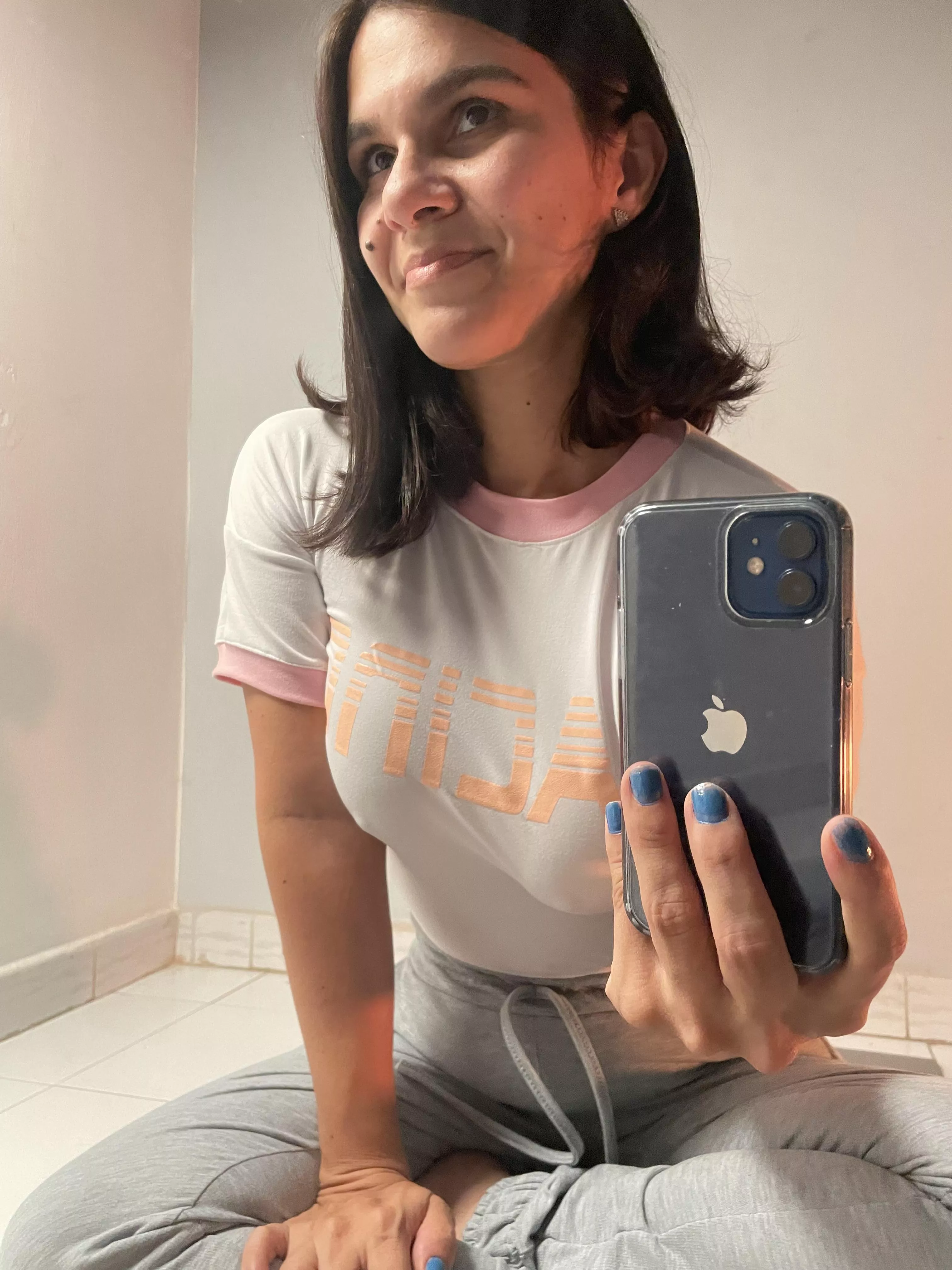 Sometimes I cut off my head when taking a selfie hope you don't mind