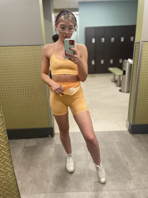 Stare at the gym🤤