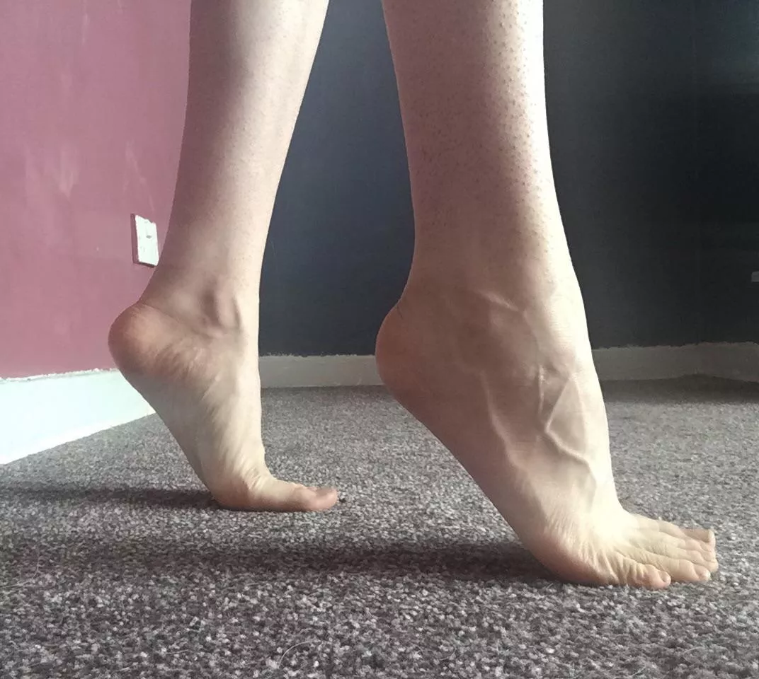 Start kissing my feet 😘