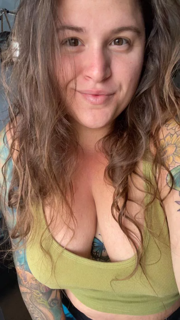 start your day off with this BBW stoner covered in tattoos!