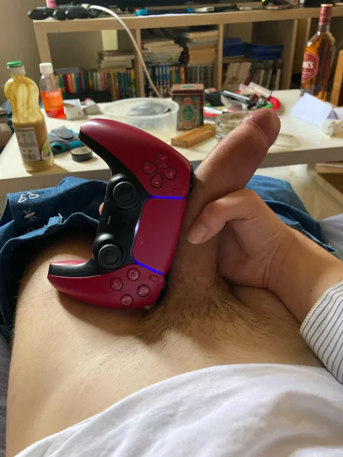 Such a small controler 😇