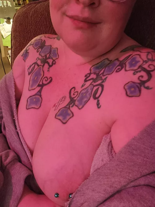 Suck it while you finger me?