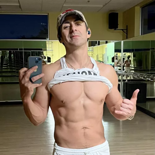 Summer bod in progress! Happy Tuesday, y’all. Do awesome things today, it’s a great day for them!