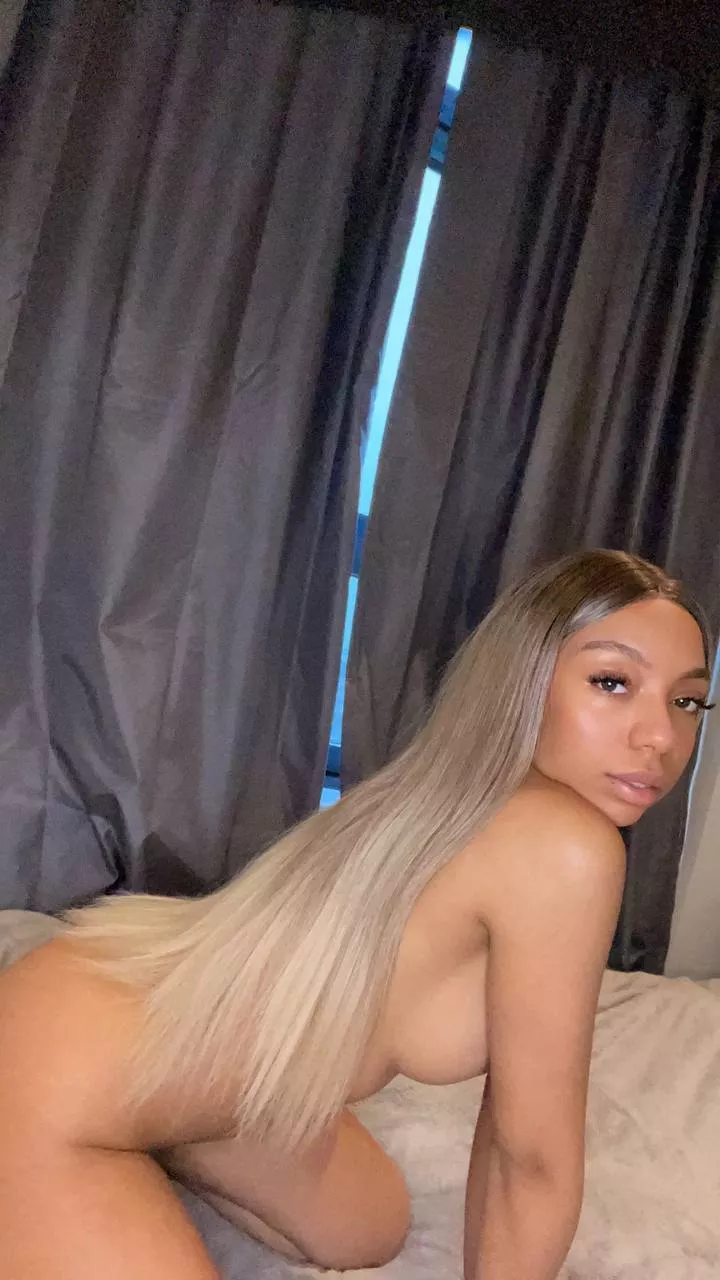 This 18yo girl wants to get breed💕