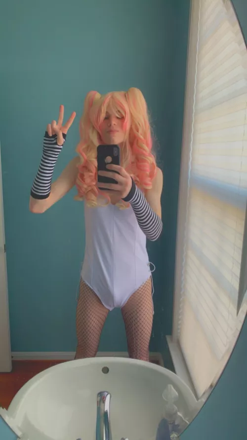 This girl just wants to have fun, wanna join? 🥺