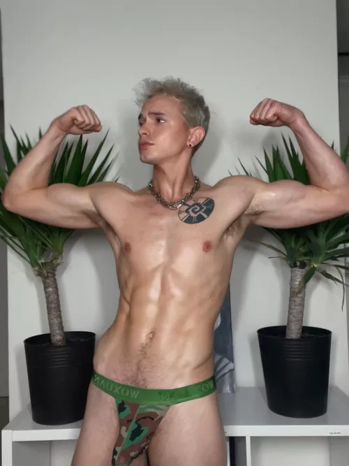 Worship this body for me!