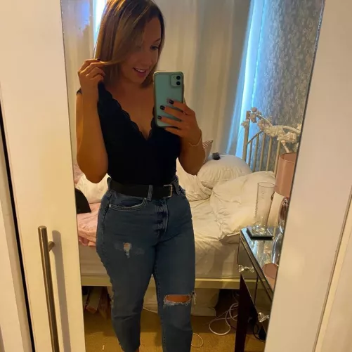 Would anybody fuck my 28yo wife?