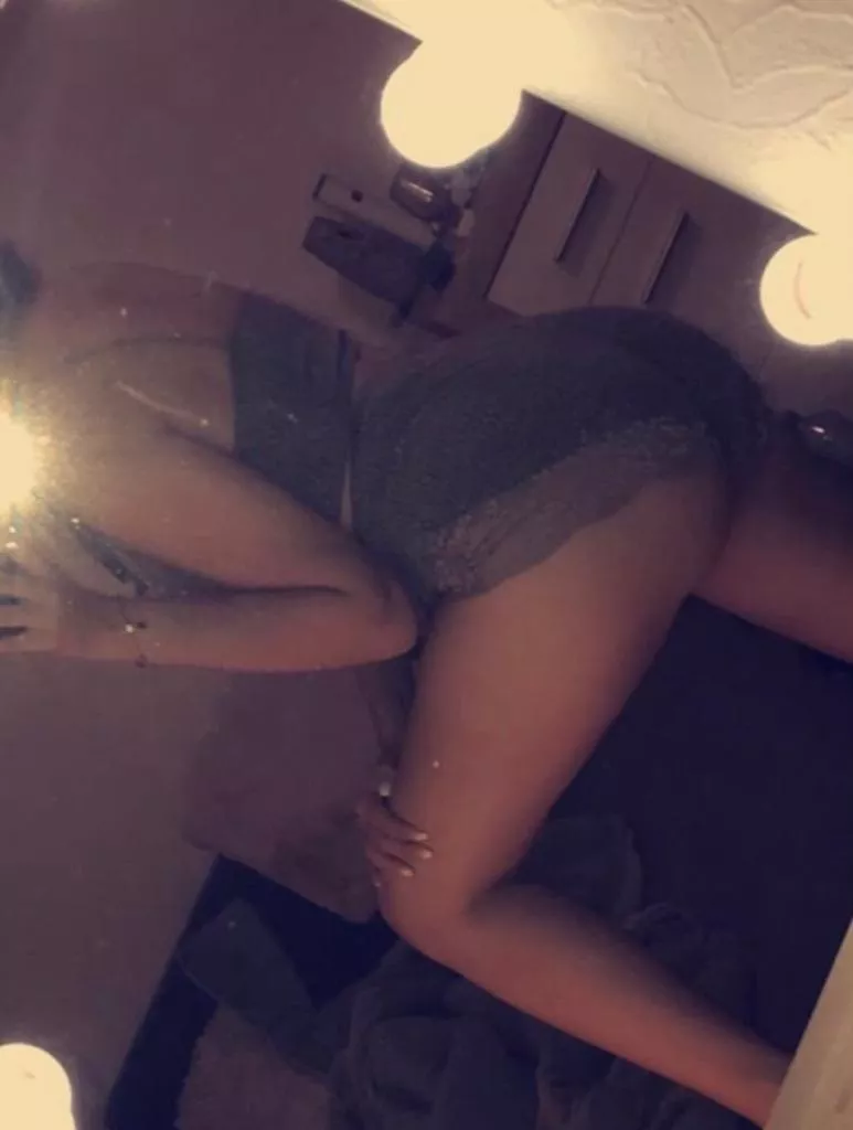 Would older guys actually put it in me? I am 21🫣