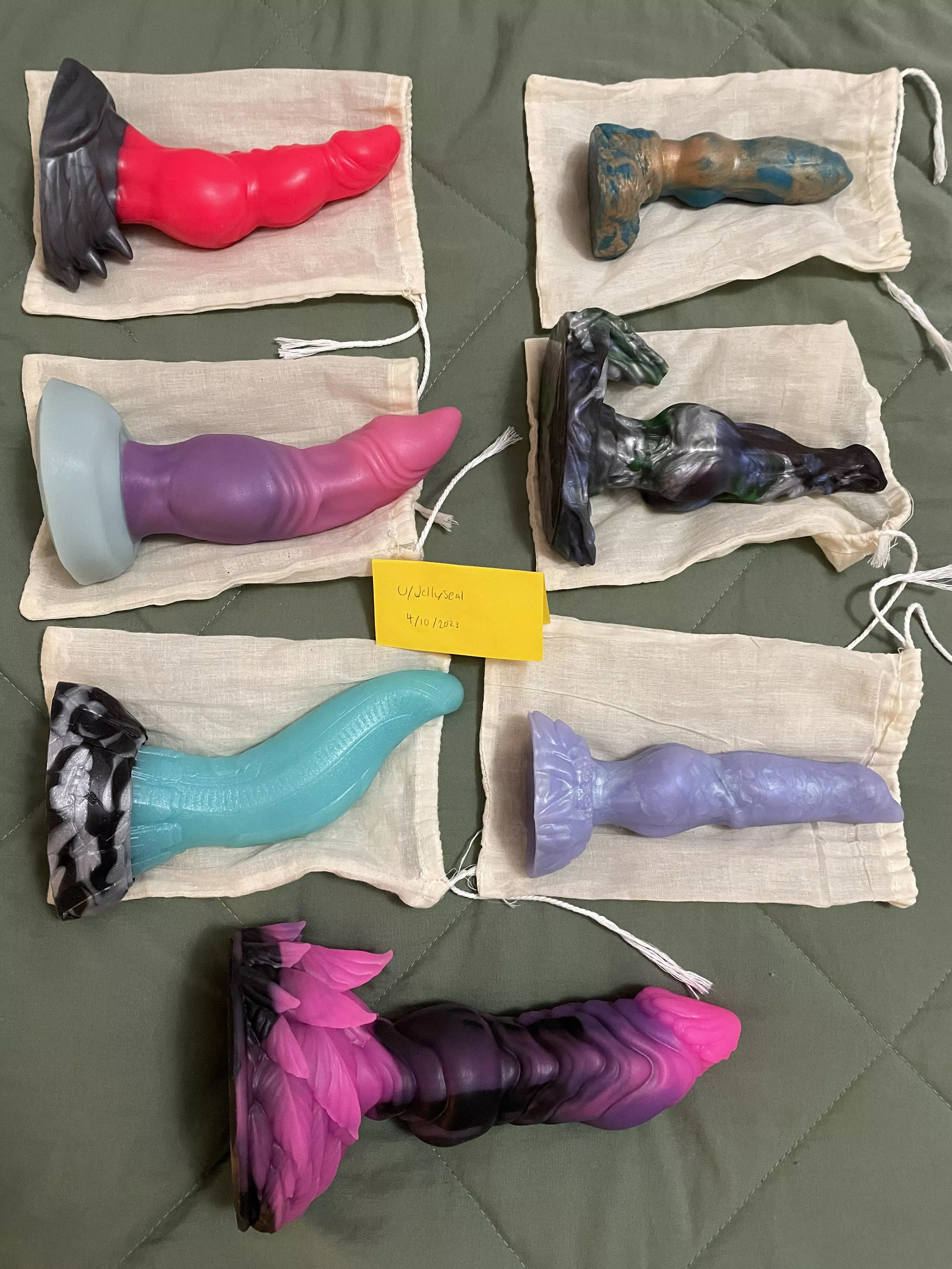 WTS Bad Dragons, Neotori, and Strange Bedfellas toys! Specs in comments