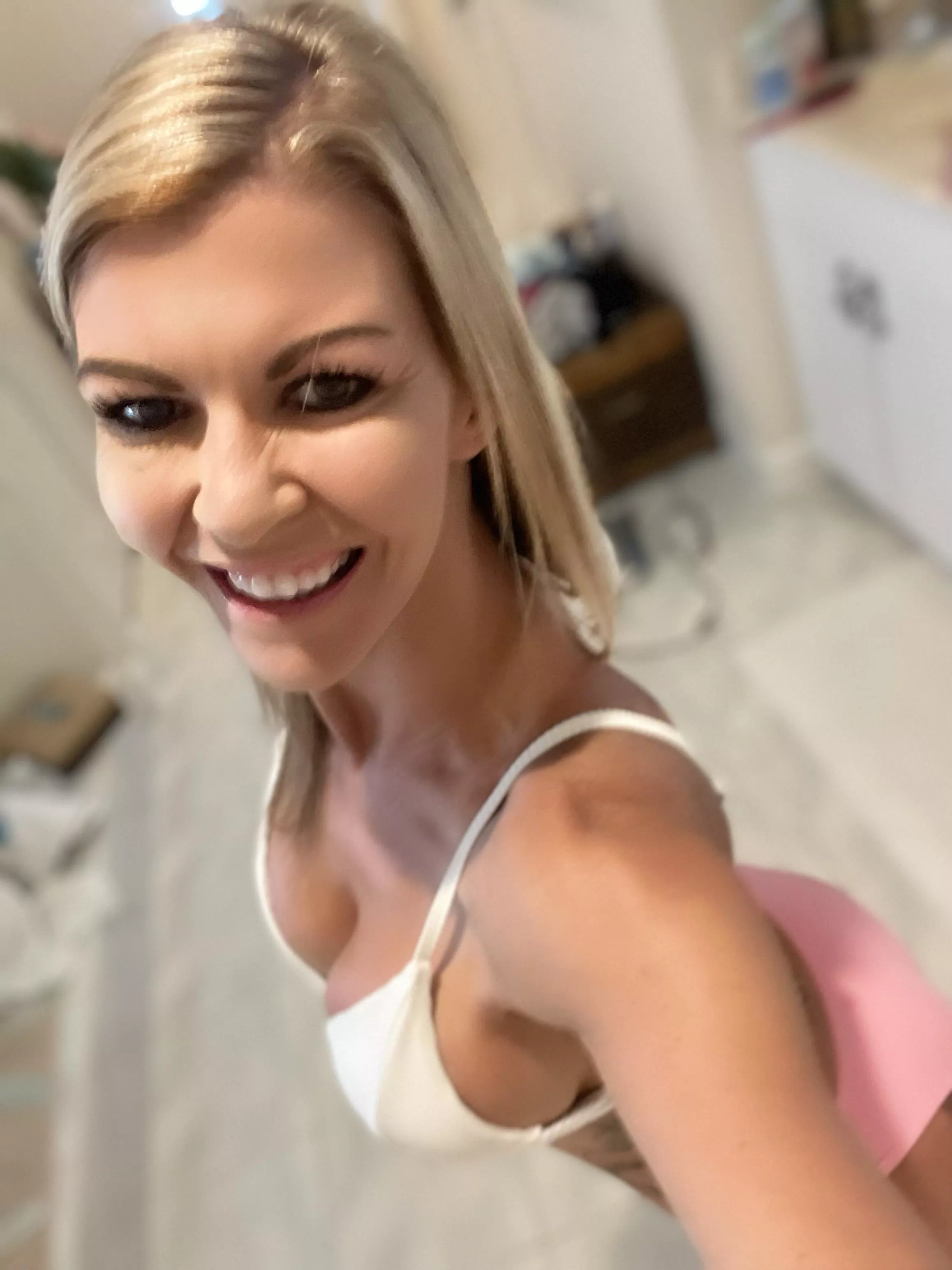 You know you love a HOT Mom! Big Smile, Big Tits, and a perfect ASS