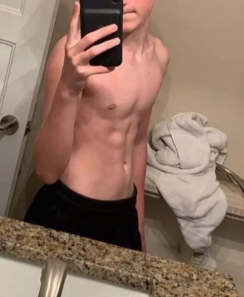 18 bi fit; add me if fit and around the same age ;) mikex203