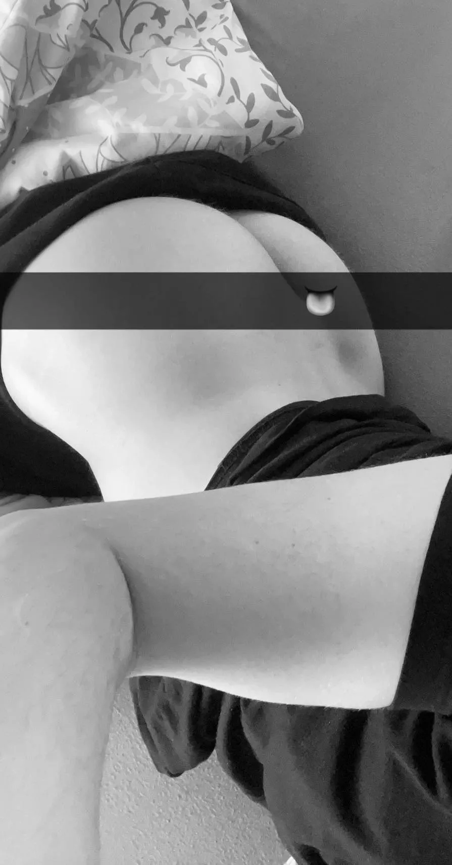 18 m bottom with juicy ass horny asf! Tops add me: phillip.1302