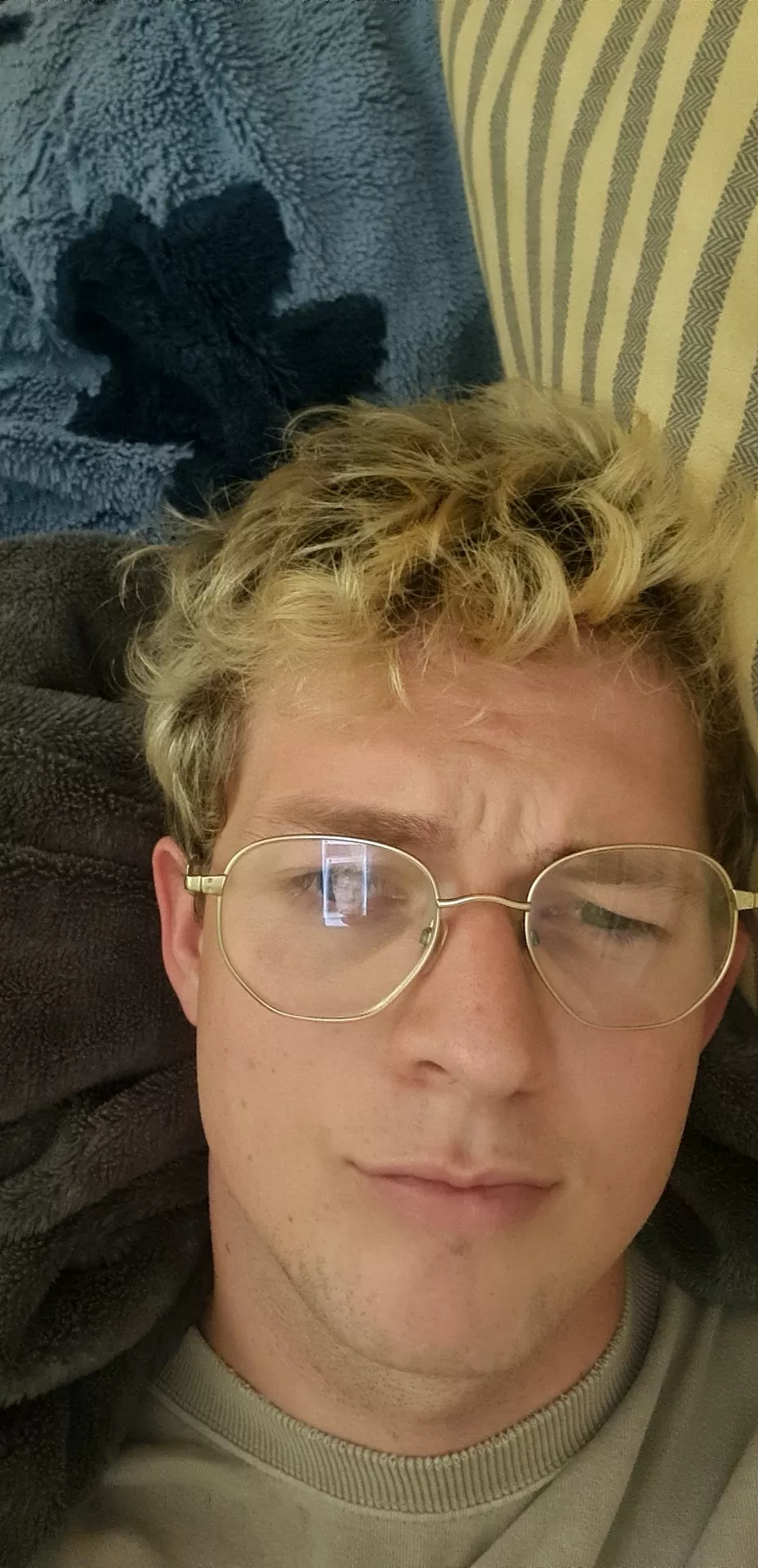 22 NZ. Freaky and horny. Up for anything. Snap: Jam_piper321