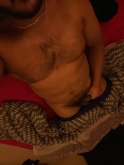 27 Aussie top… horny in bed ;) join me! Send pic and asl (snap: jaykevinaus)