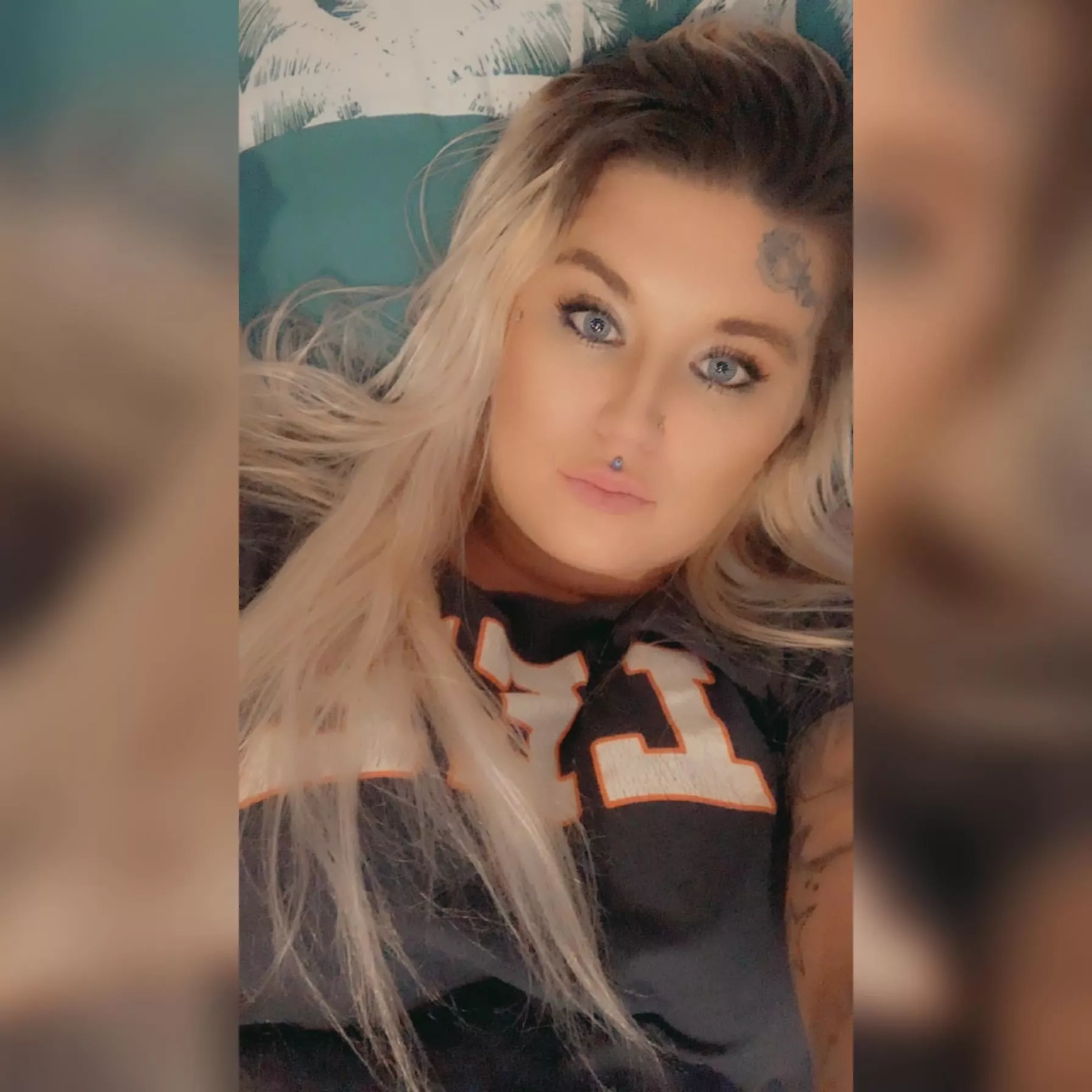 Aussie girl wanting to be undressed xx