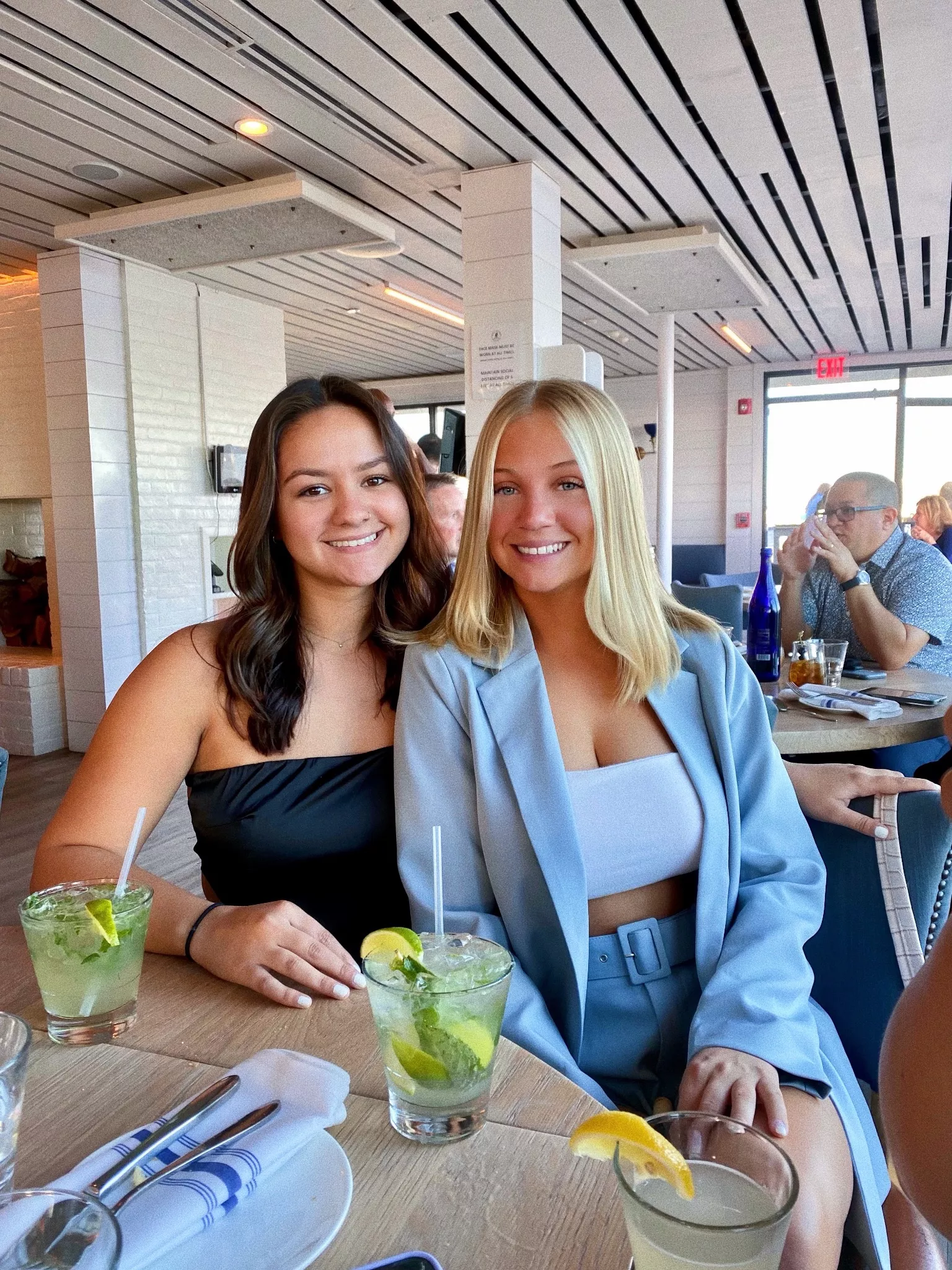 Blondes got it going on