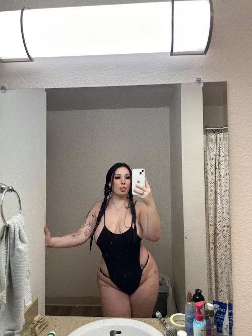 Can I send you scandalous pics at work ?