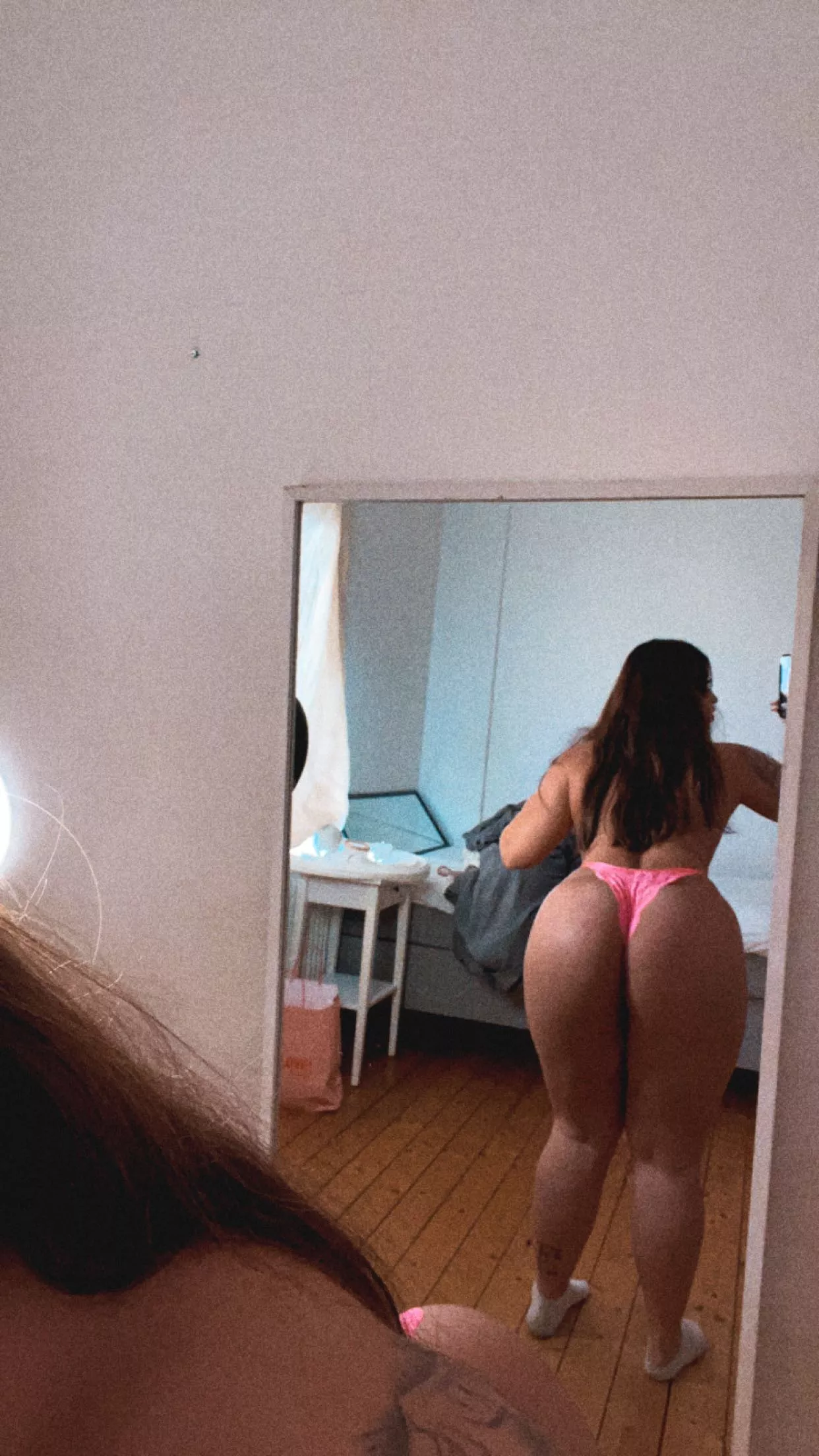 Come on quickly take off your pants and run to me