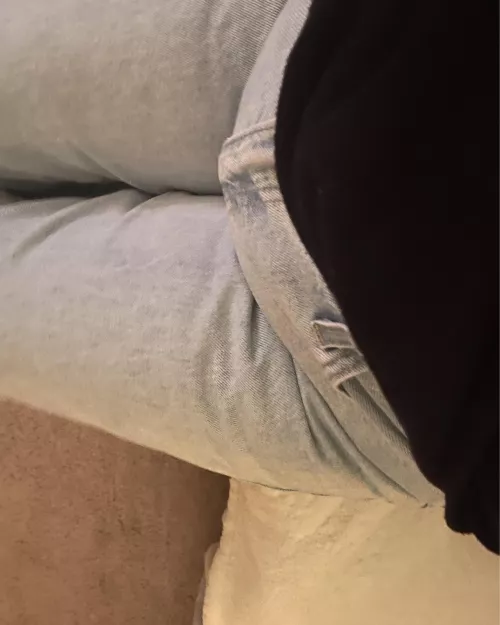 daddy loves holding this belly in his hands constantly