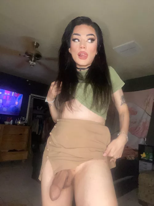 Does this fit in your mouth? Be honest. I’m 5’11 btw