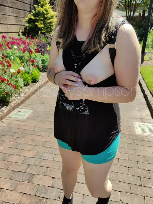 Enjoying my day at the botanical garden [oc]