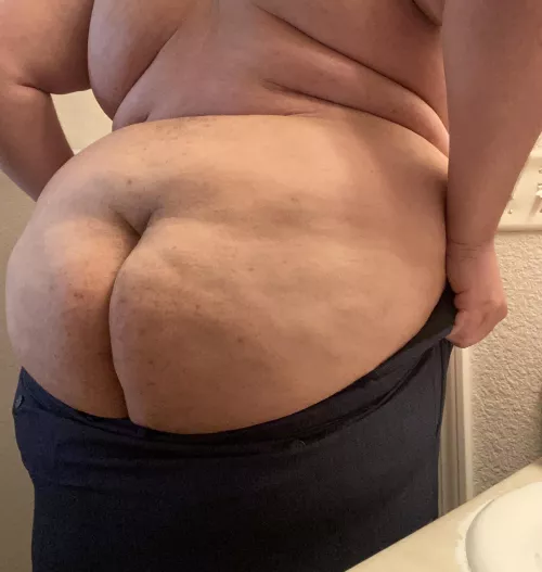 Every pair of pants I own 😑