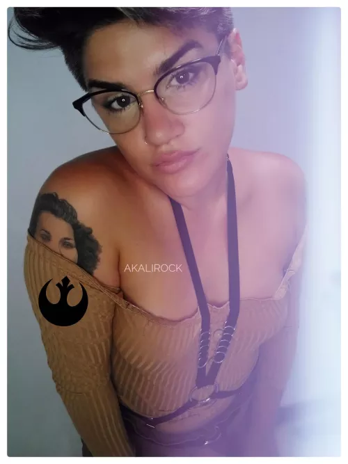 [F] Trying to get some Imperial Credits for a living