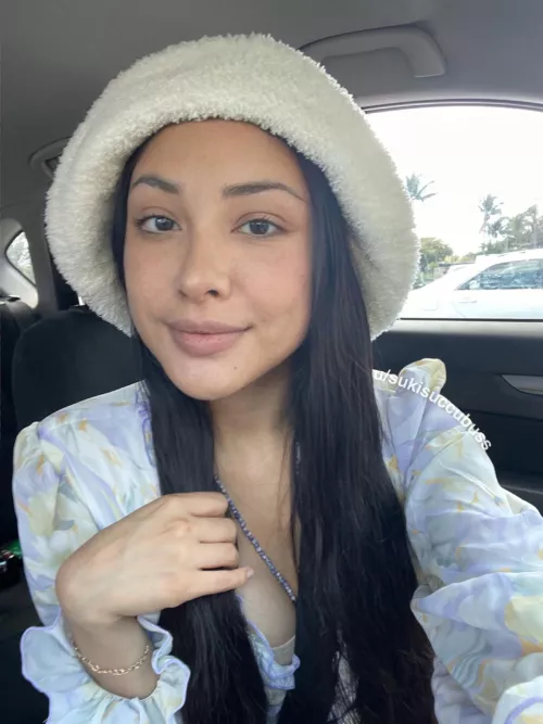 Feeling girly🎀 [Peruvian-Korean]