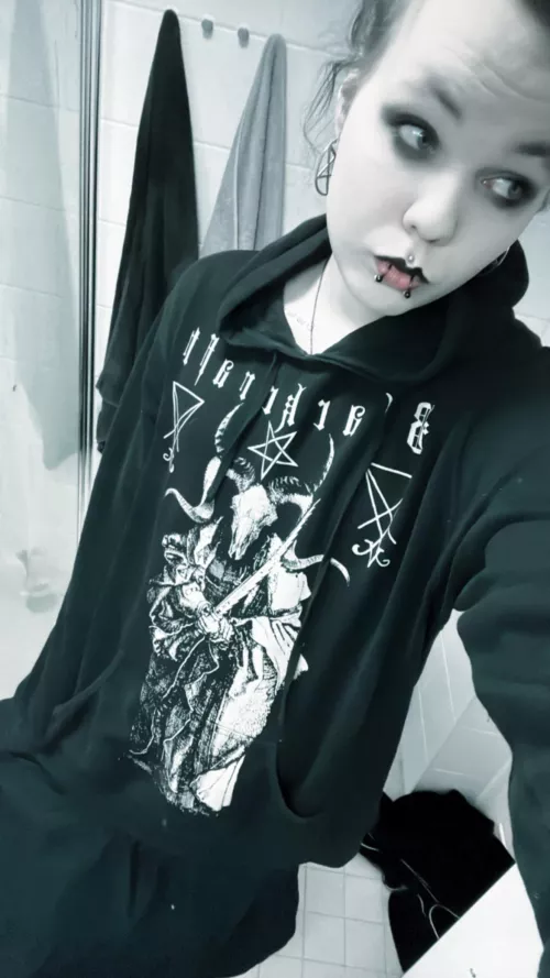 Felt cute, might fall apart later🥰💕