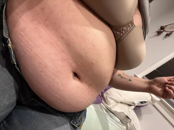 Find boobs and belly on my Patreon! Post heavy cream chug.