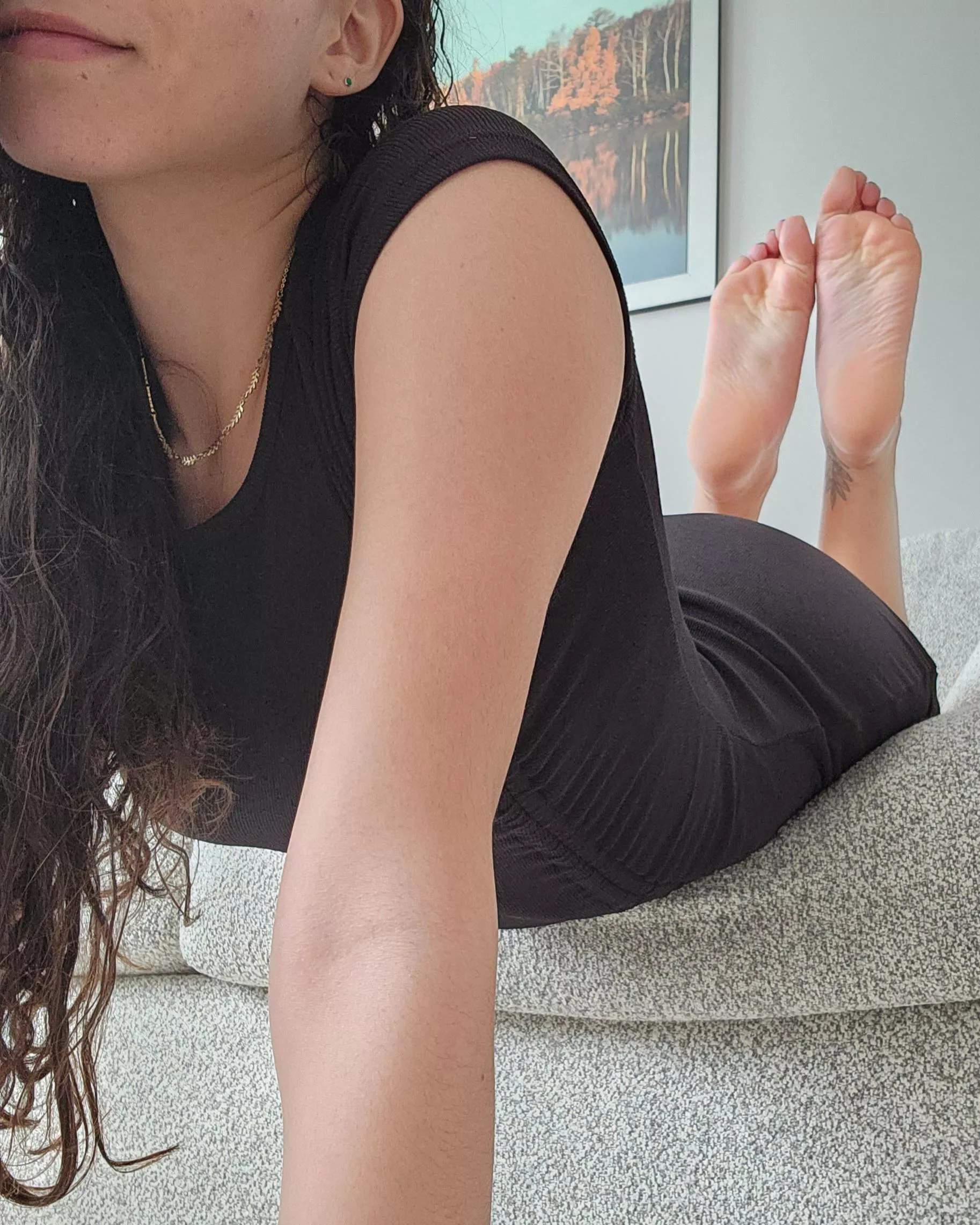 I know you want to feel my scrunched soles. Admit it 😉😘