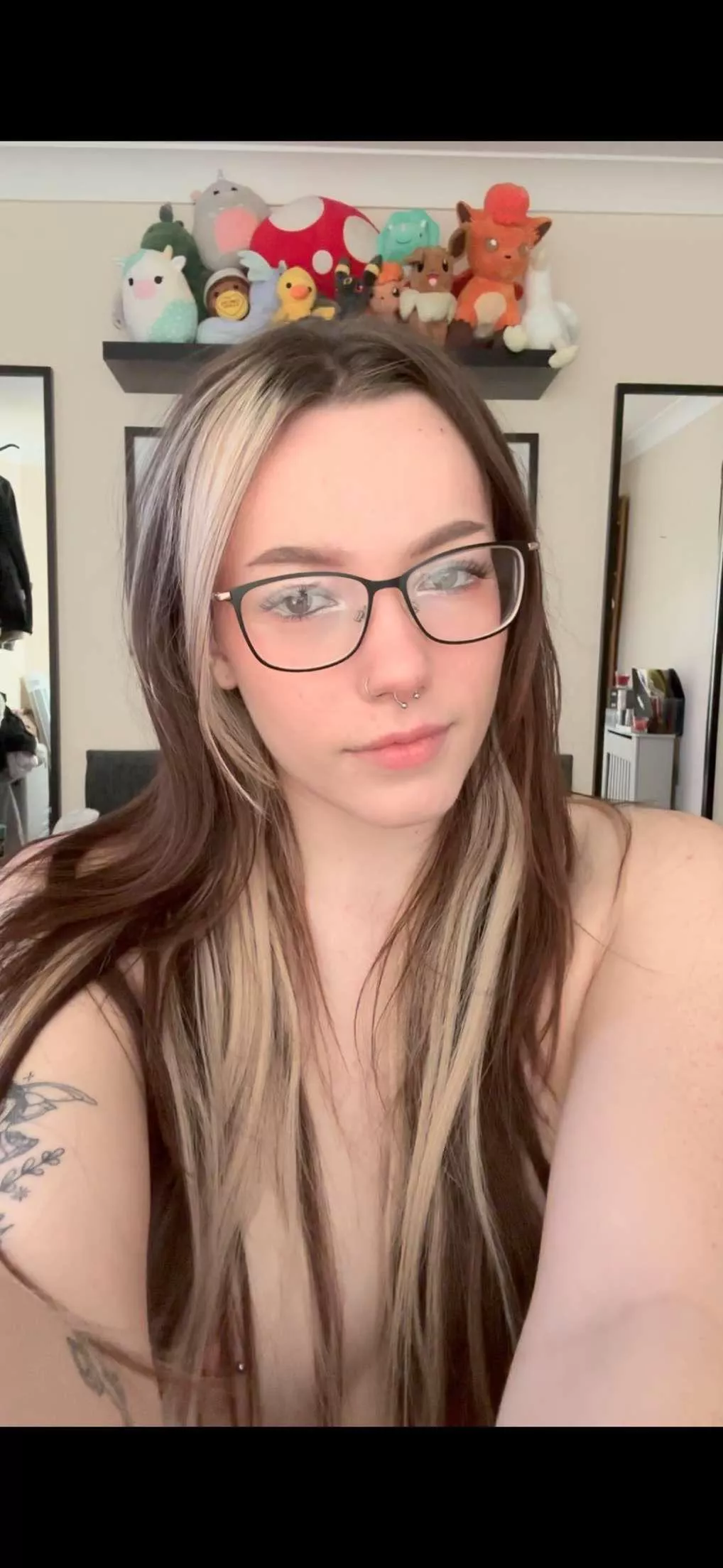 I love this subreddit for making me feel sexy in my glasses