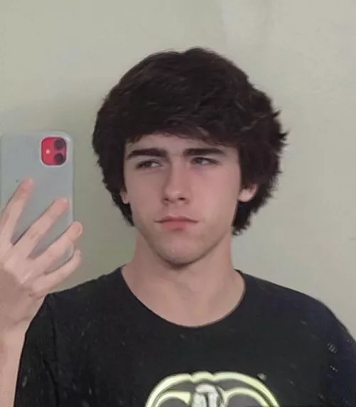 I need an ow update and a cleaner mirror 🥴