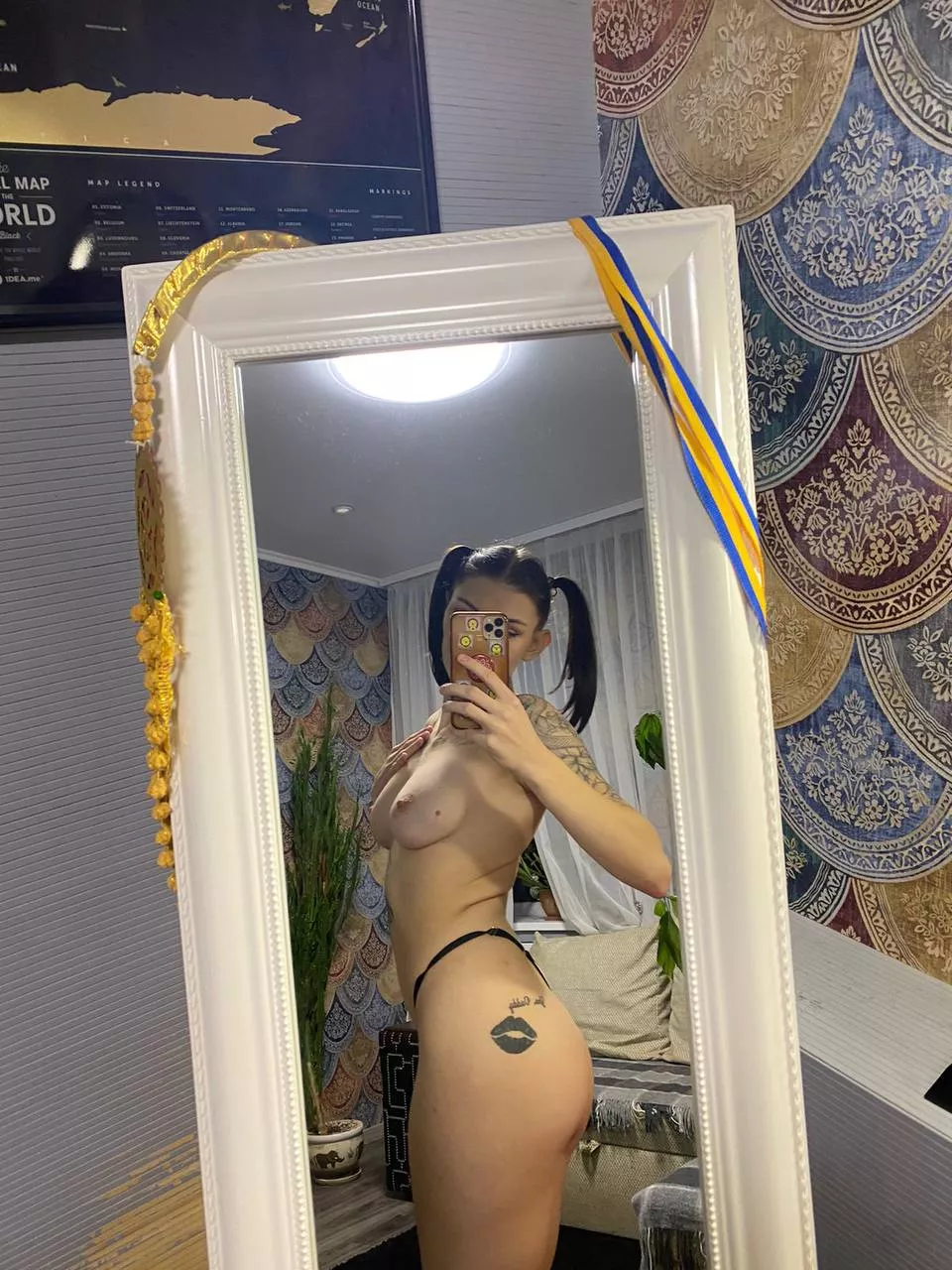 Just a adorable little horny cutie ready to fulfill your wishes