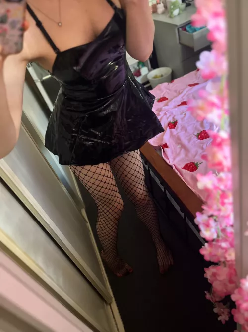 Loving my sexy fishnet 🥰
