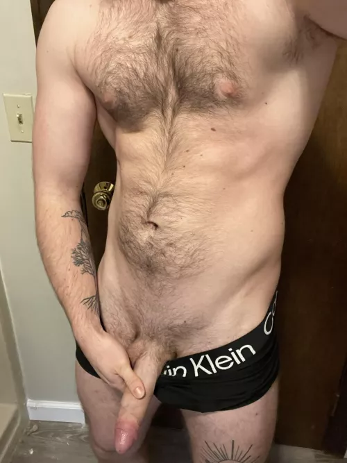 (M) whats your favorite body part on a guy?