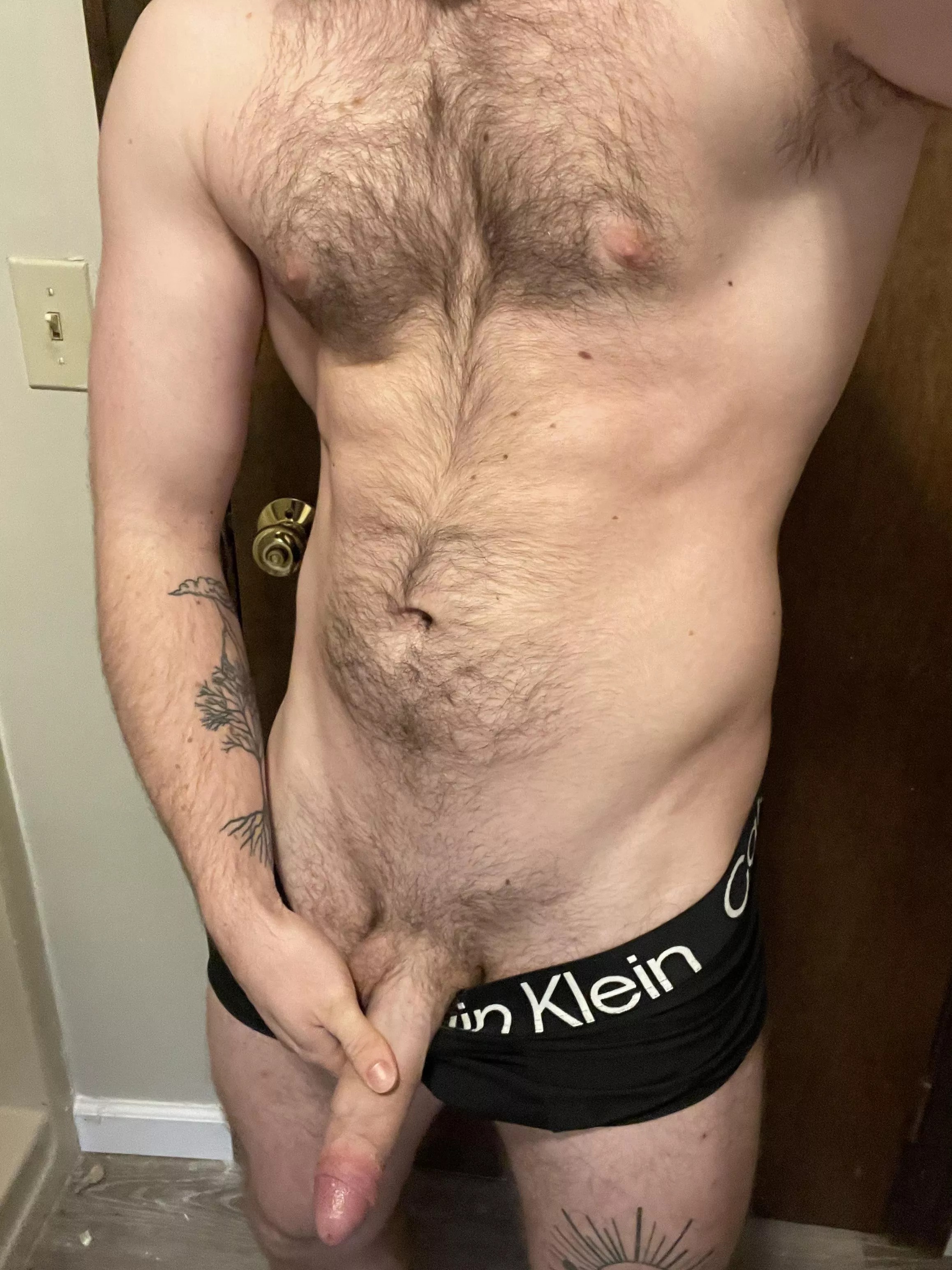 (M) whats your favorite body part on a guy?