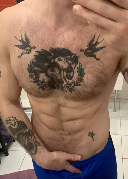 Midriff in need of licking…