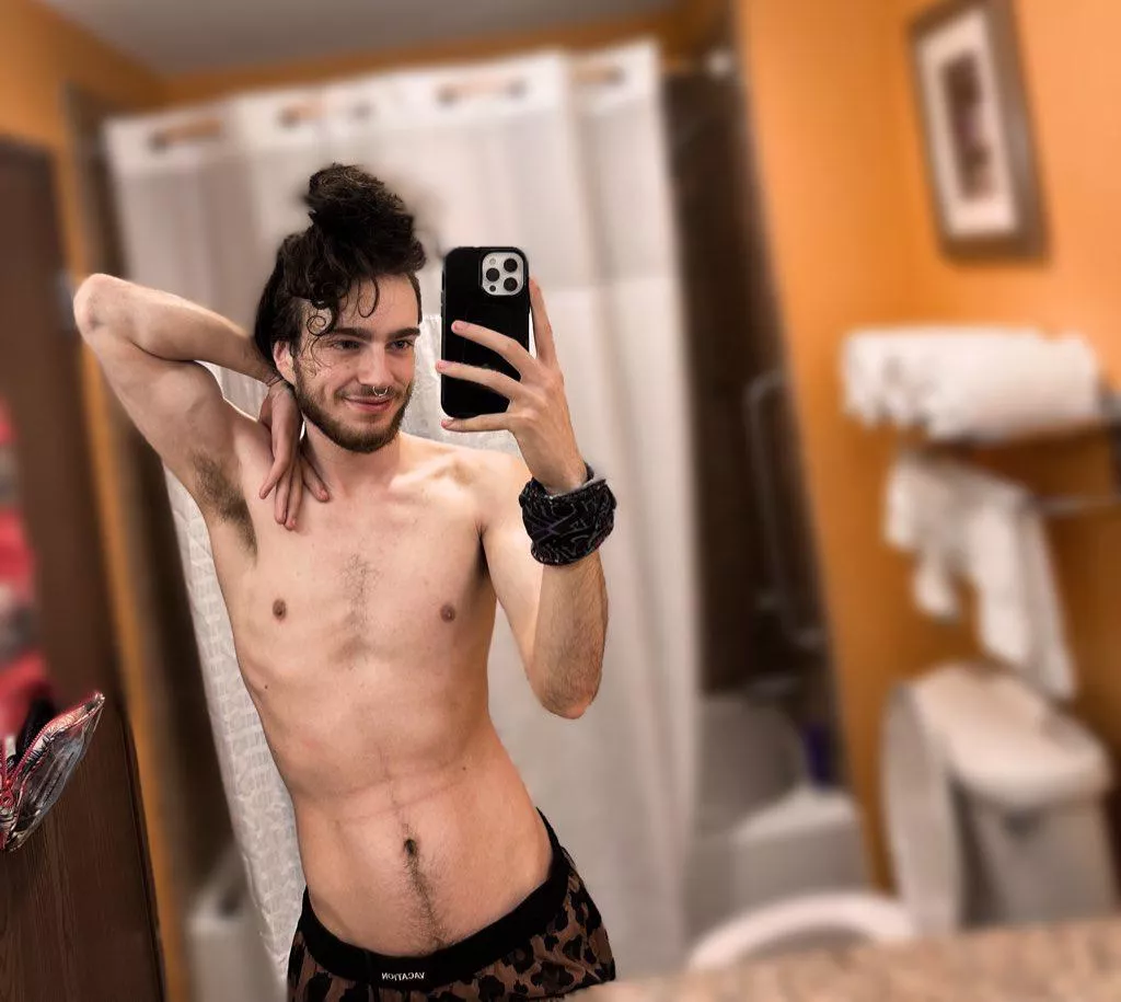 My arms look good here :)