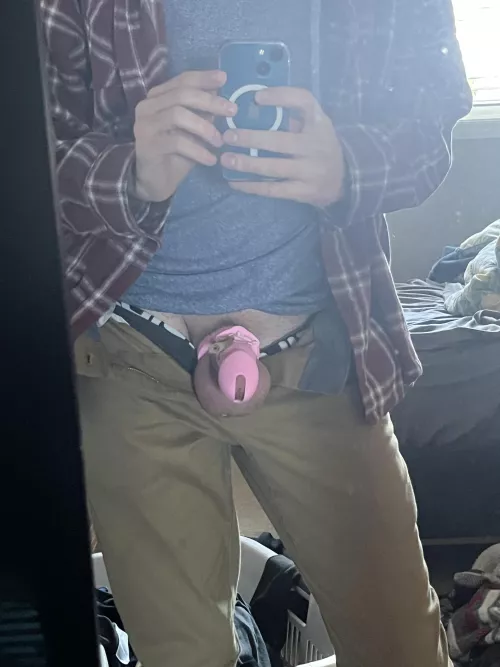 My gf got me a cute cage to wear and now I feel so cute!!