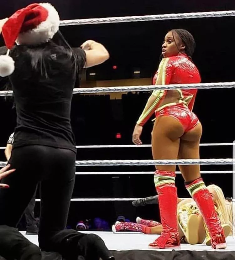 Naomi's Big Sexy Ass