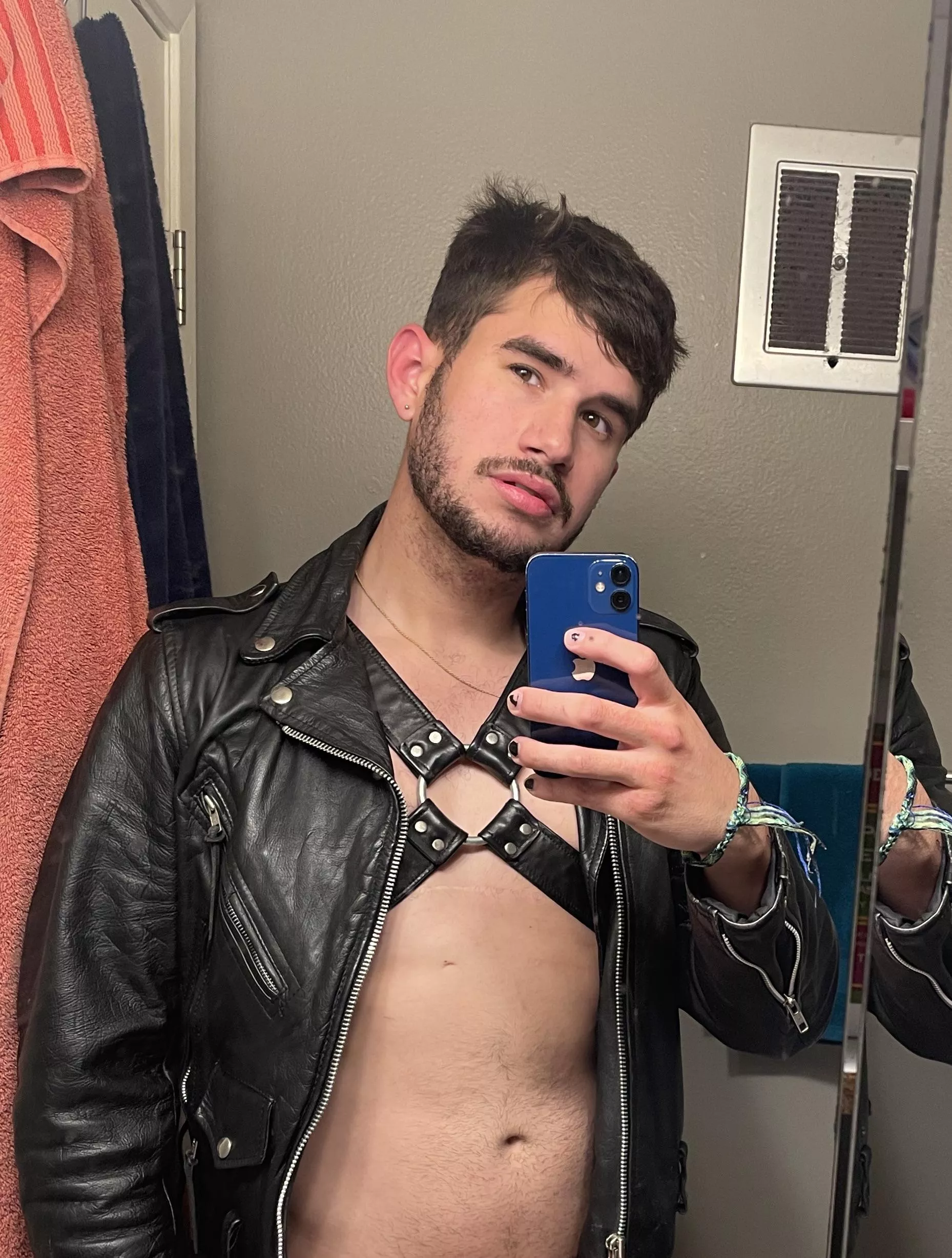Pics from the weekend, first time in leather